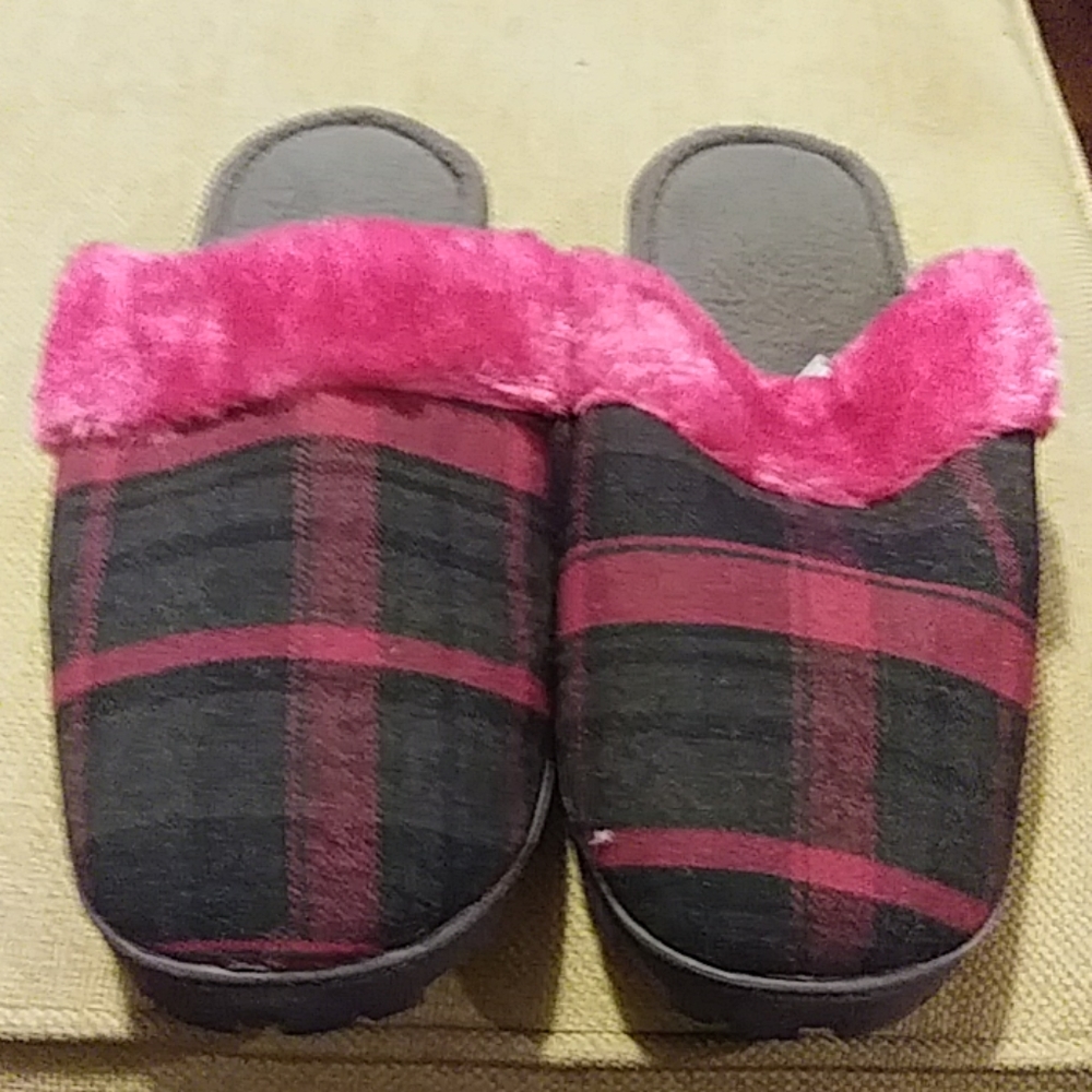 Ladies memory foam slippers